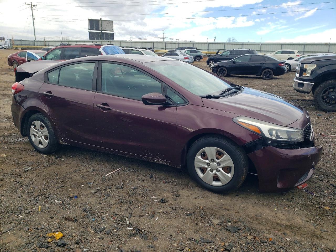 2017 KIA FORTE LX photo 4