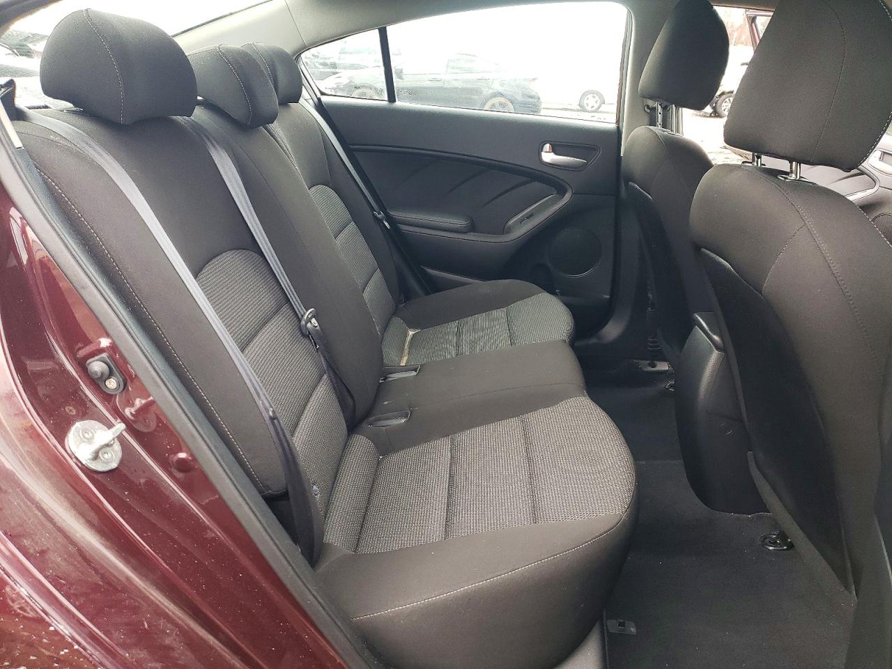 2017 KIA FORTE LX photo 10