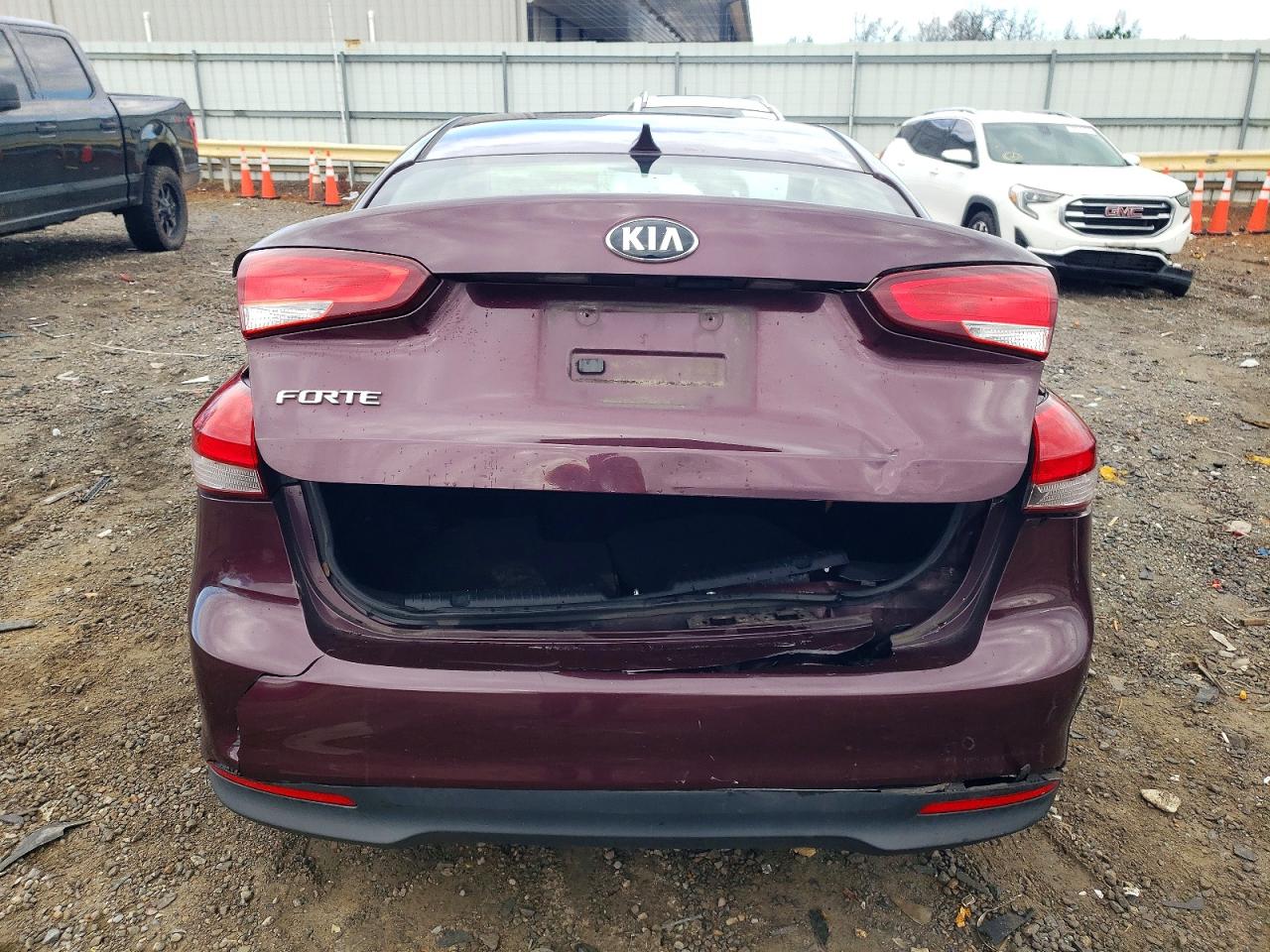 2017 KIA FORTE LX photo 6