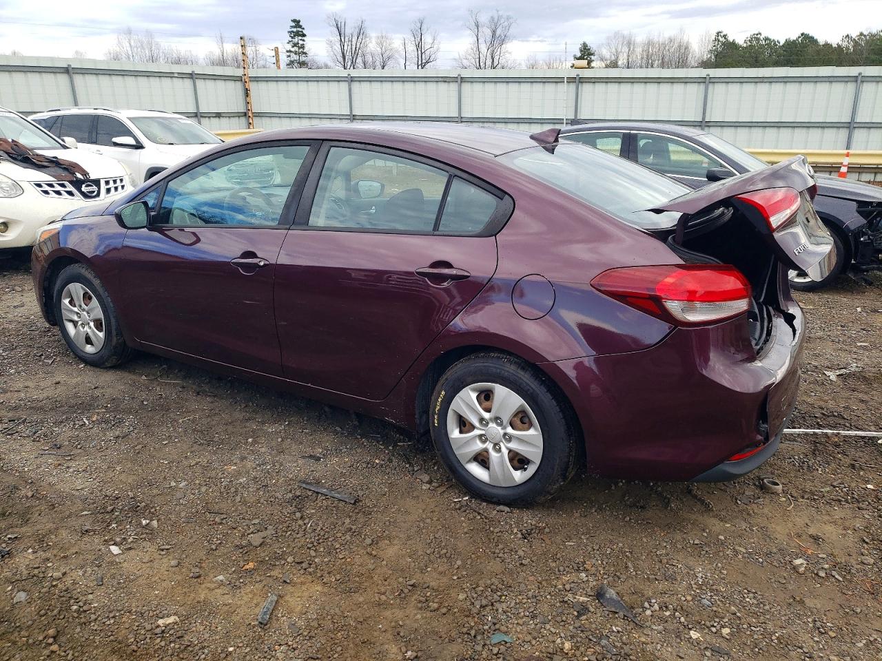 2017 KIA FORTE LX photo 2