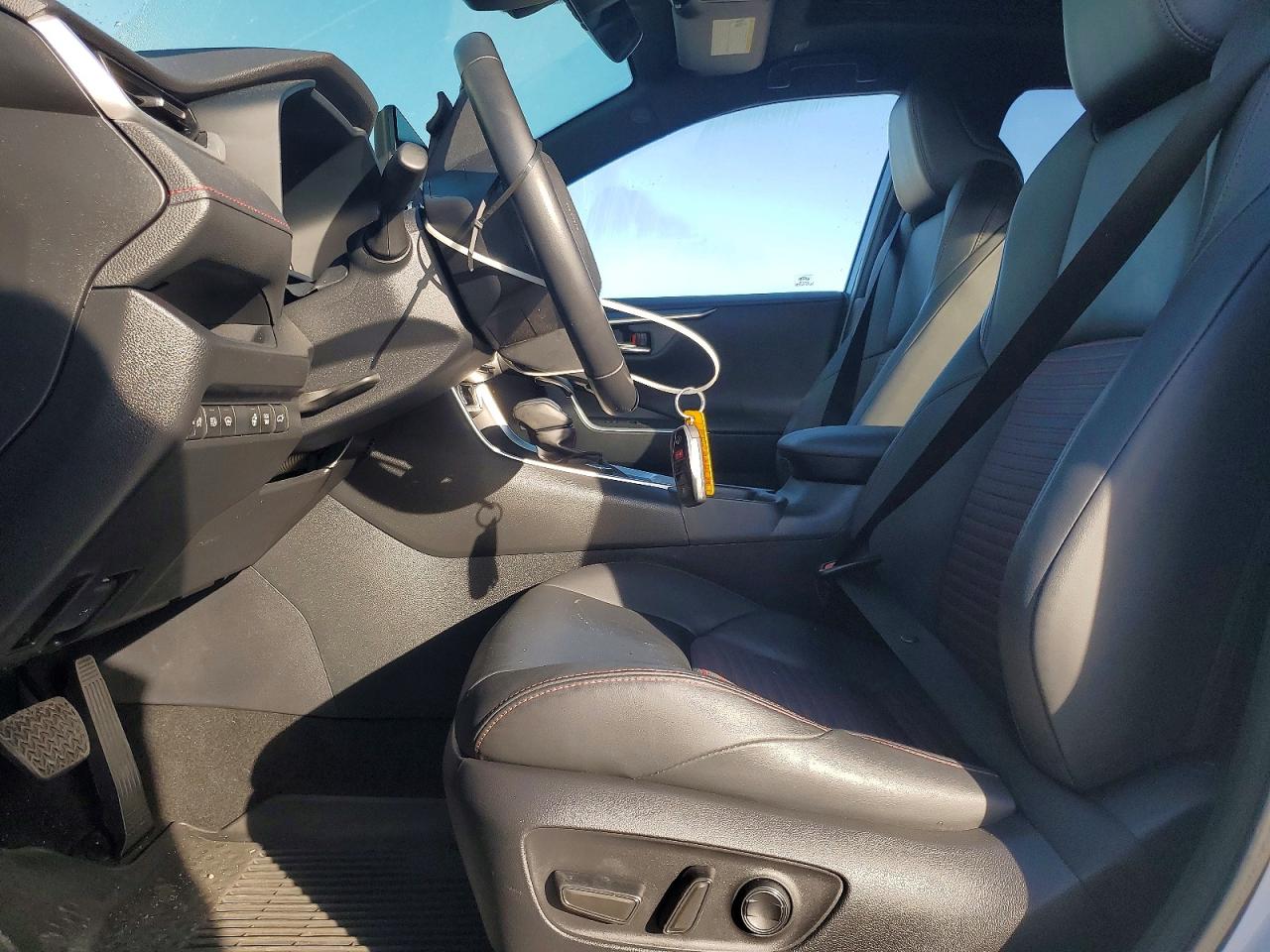 2023 TOYOTA RAV4 PRIME XSE photo 7