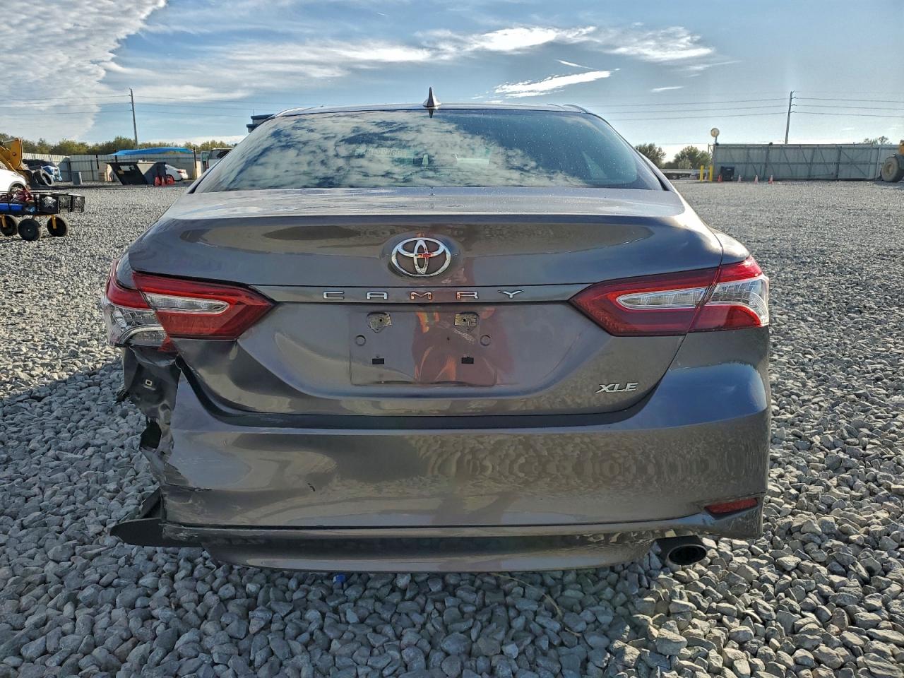 2019 TOYOTA CAMRY L photo 6