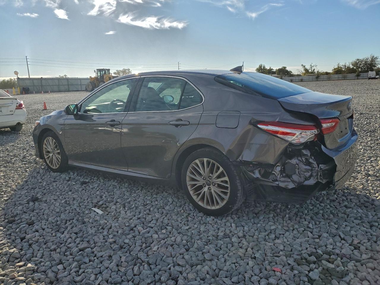 2019 TOYOTA CAMRY L photo 2