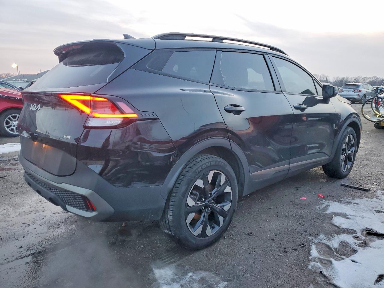 2023 KIA SPORTAGE X LINE photo 3