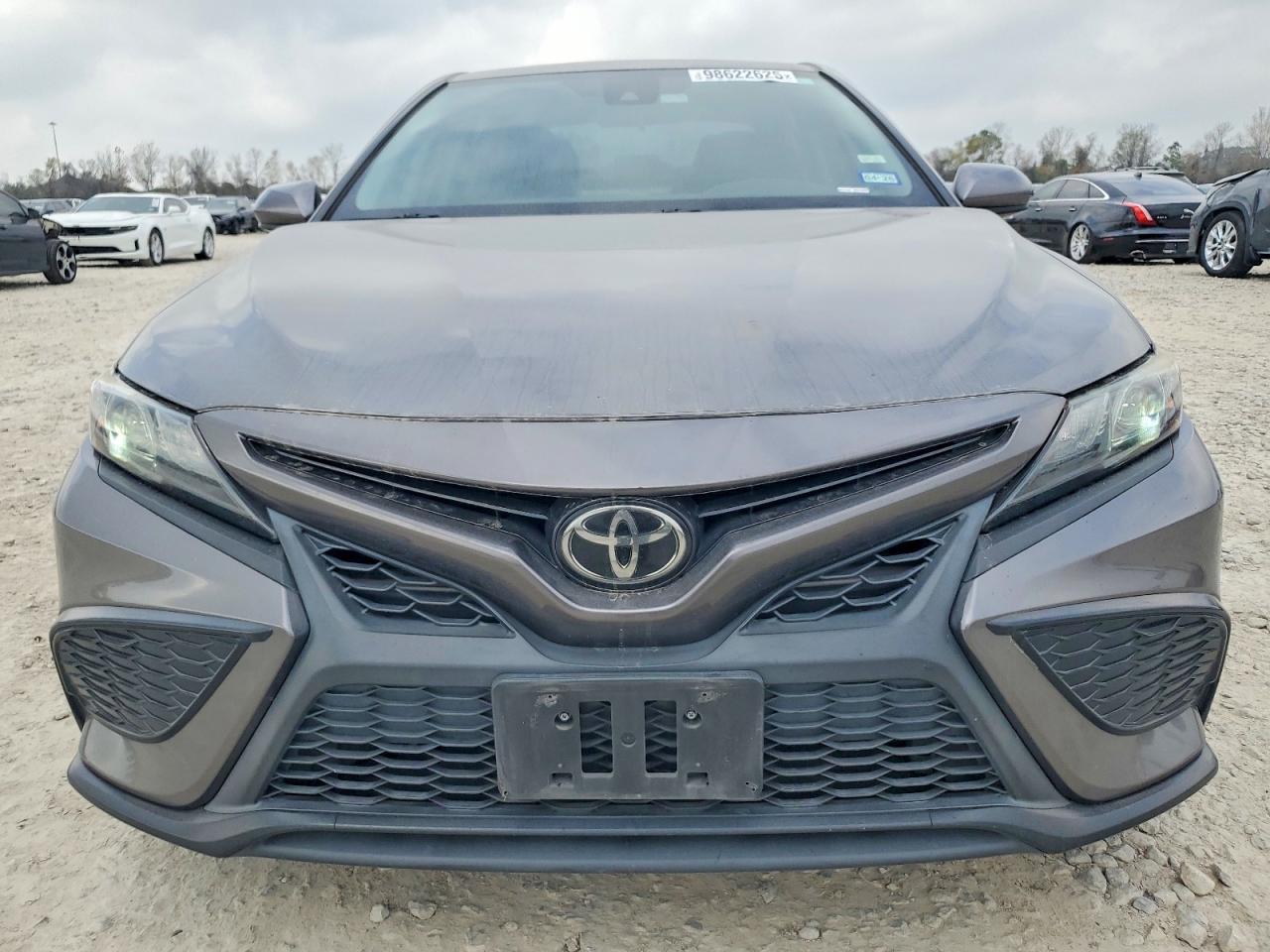 2021 TOYOTA CAMRY SE photo 9