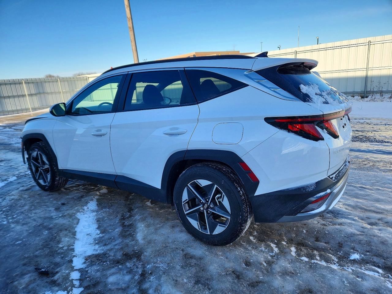 2025 HYUNDAI TUCSON SEL photo 2