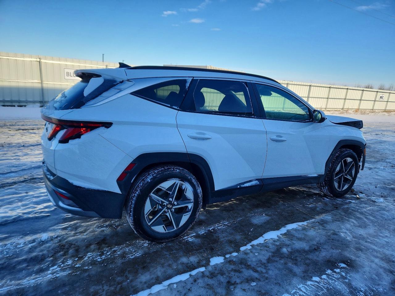 2025 HYUNDAI TUCSON SEL photo 3