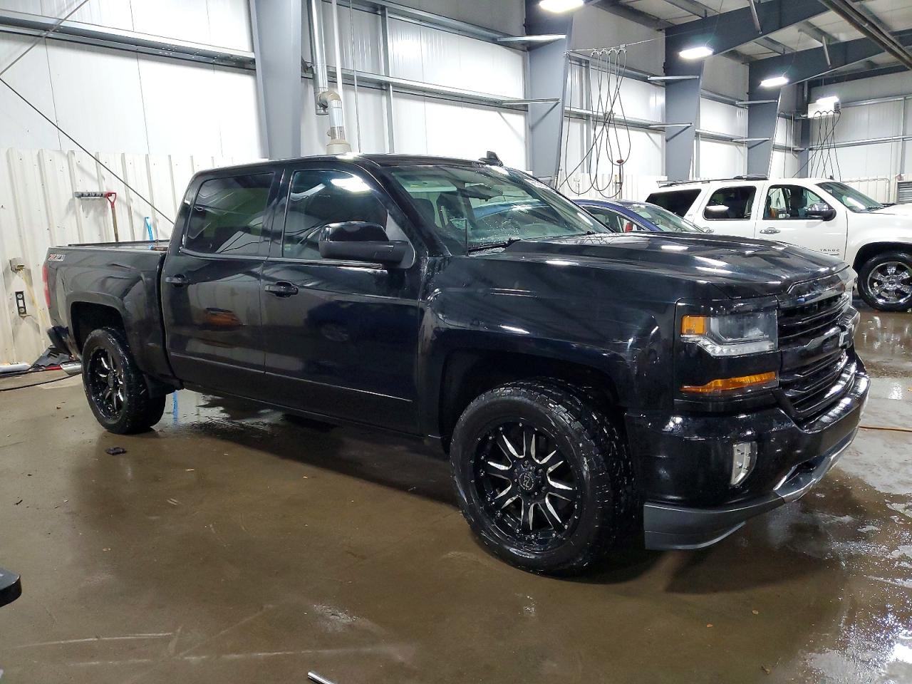 2017 CHEVROLET SILVERADO K1500 LT photo 4