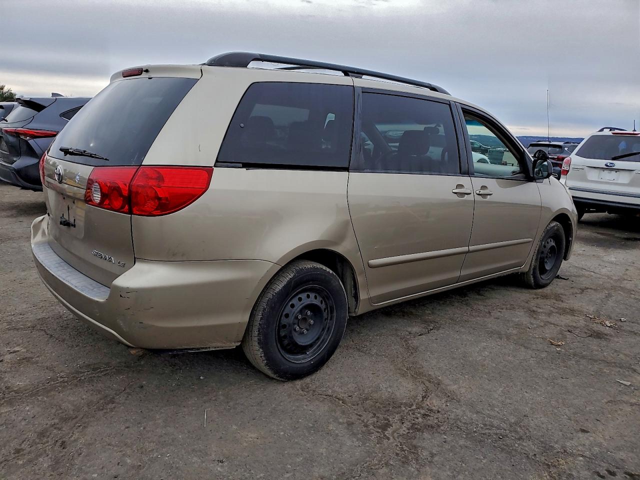 2007 TOYOTA SIENNA CE photo 3