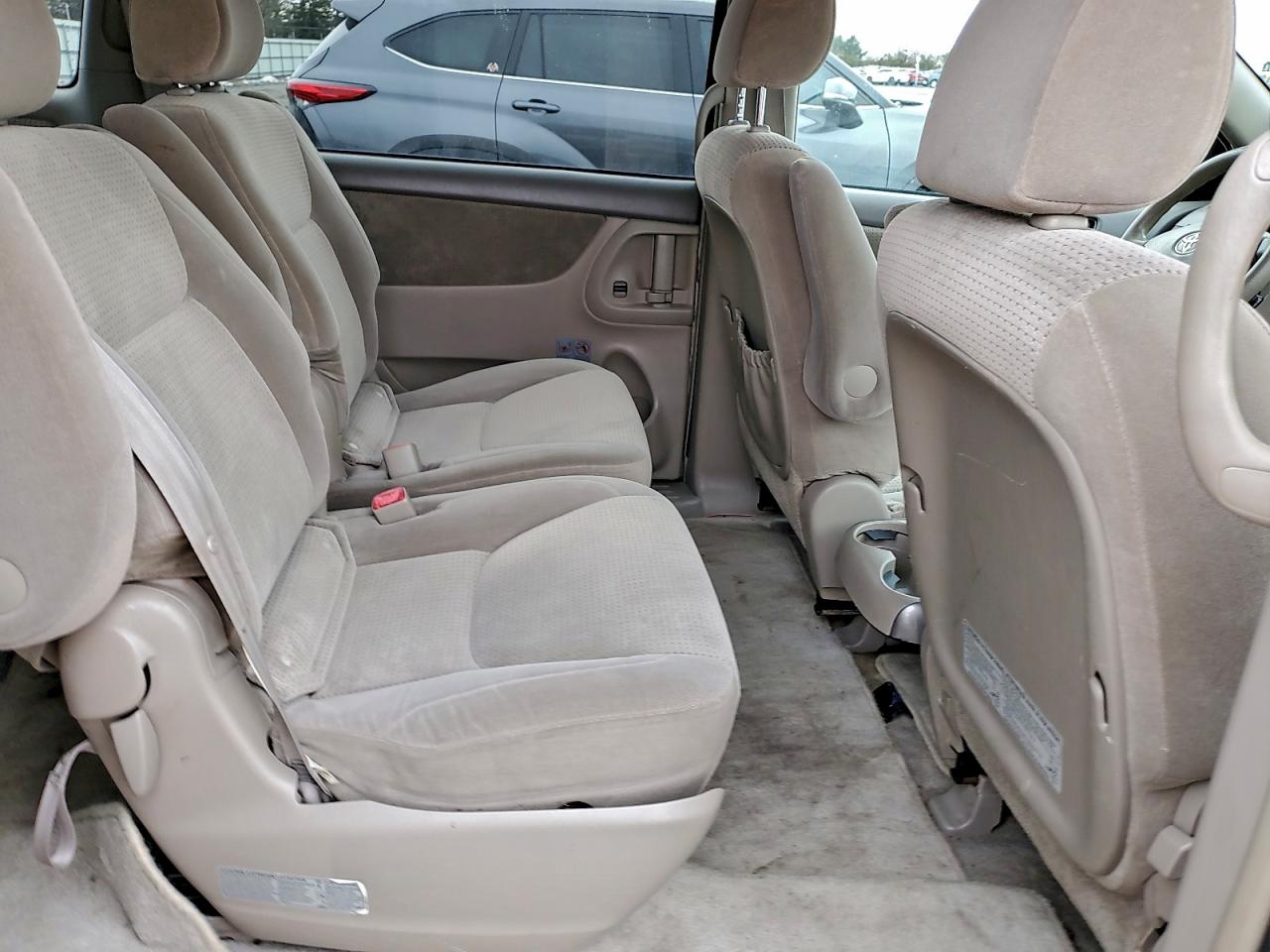 2007 TOYOTA SIENNA CE photo 11