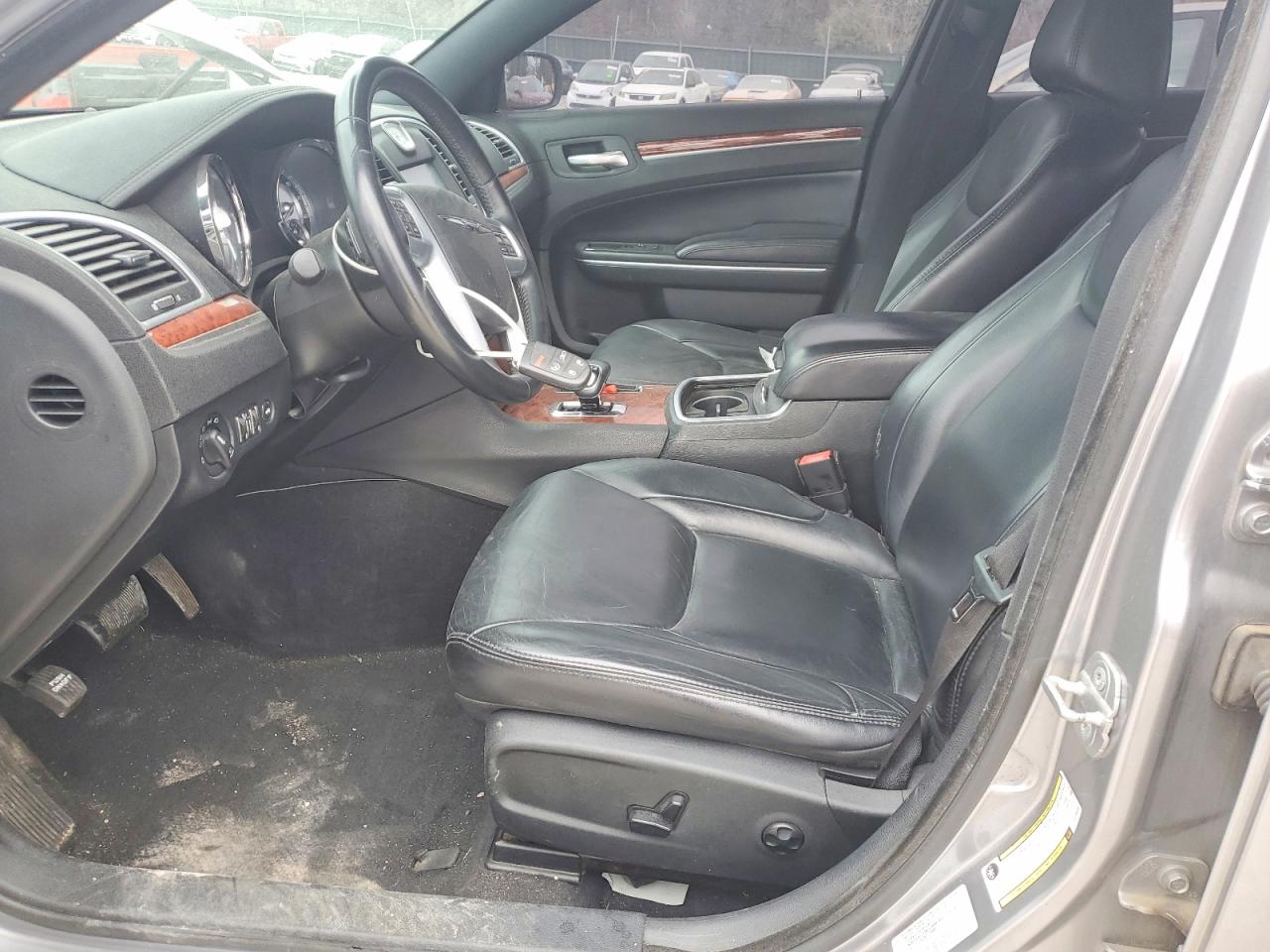 2014 CHRYSLER 300 photo 7