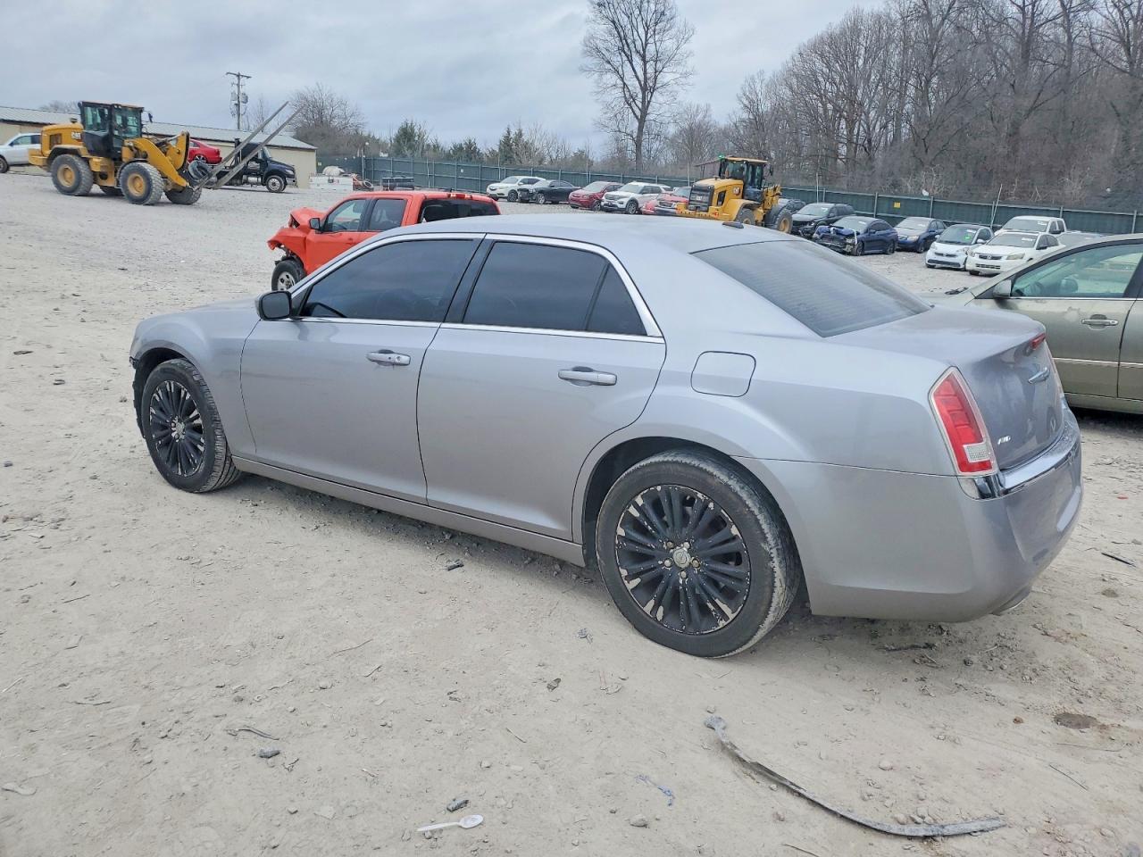 2014 CHRYSLER 300 photo 2