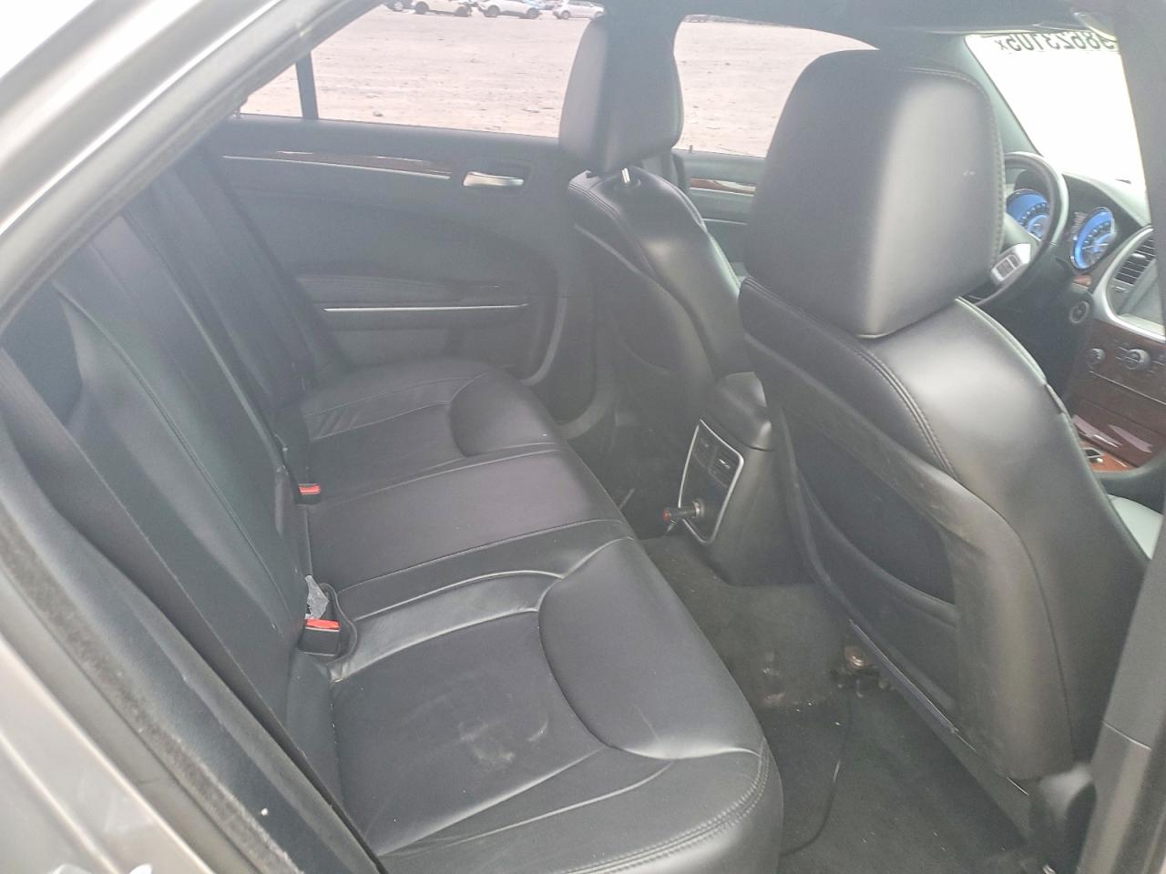 2014 CHRYSLER 300 photo 10