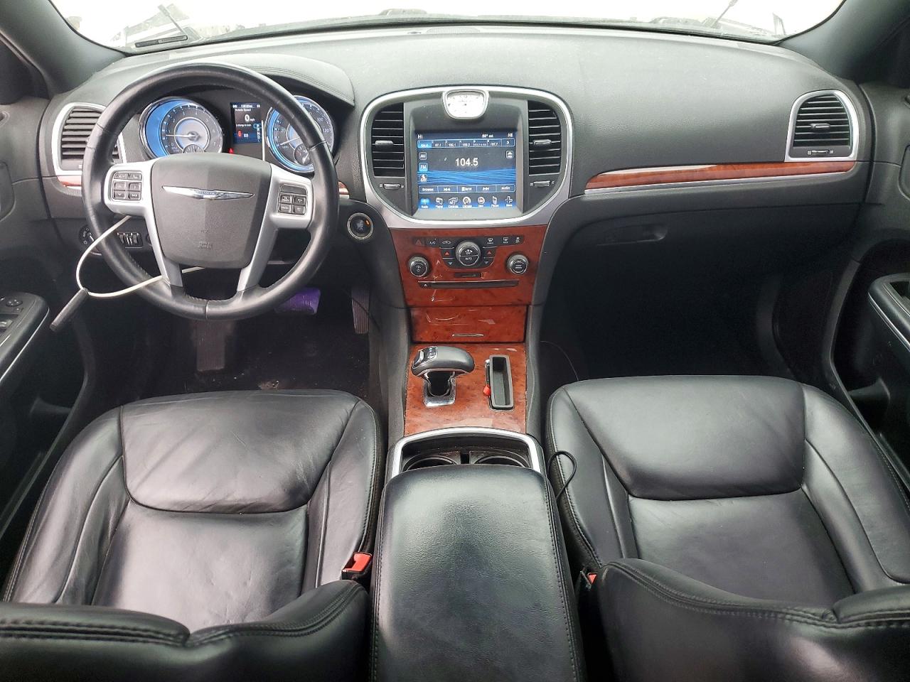 2014 CHRYSLER 300 photo 8