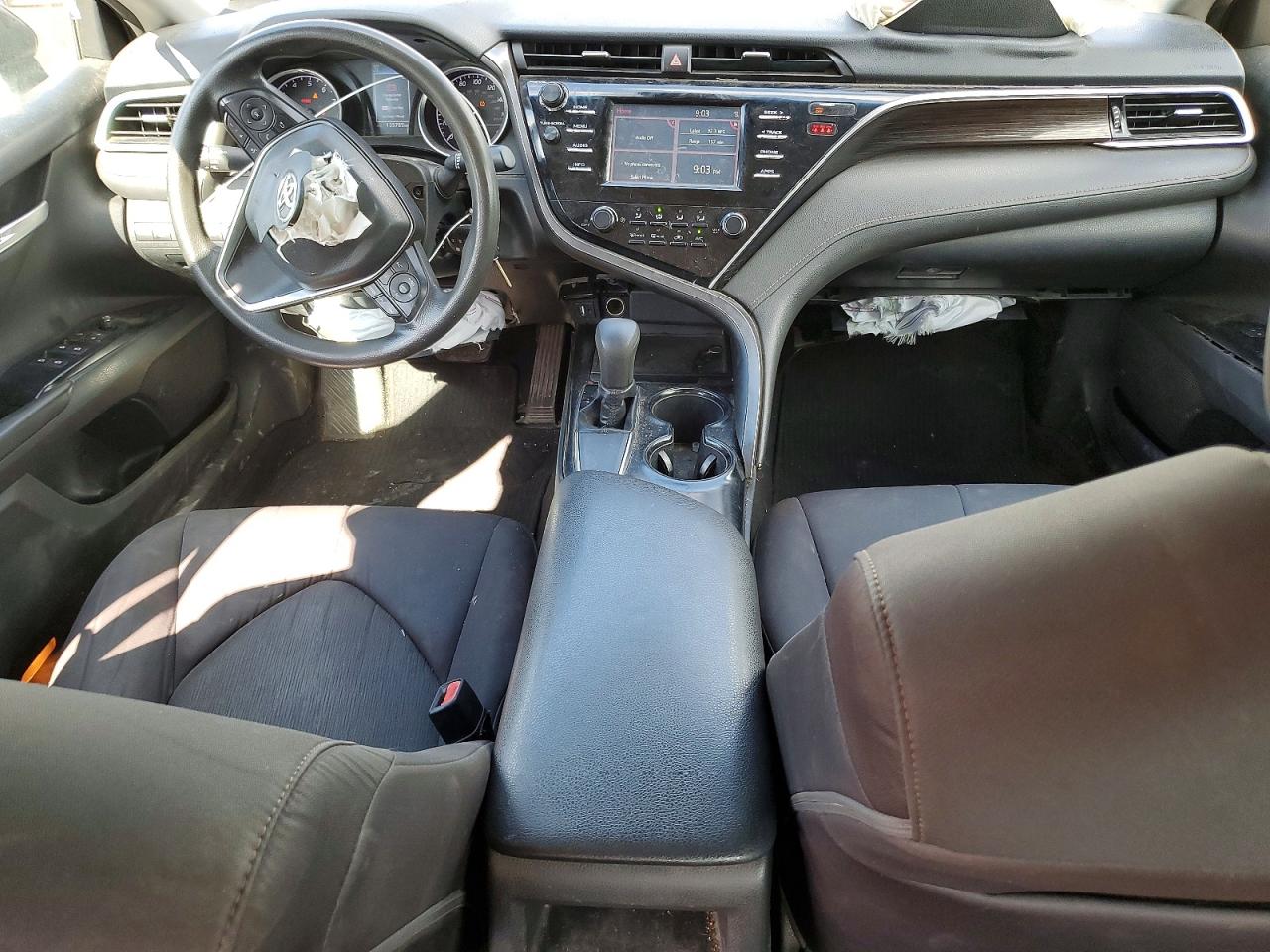 2018 TOYOTA CAMRY L photo 8