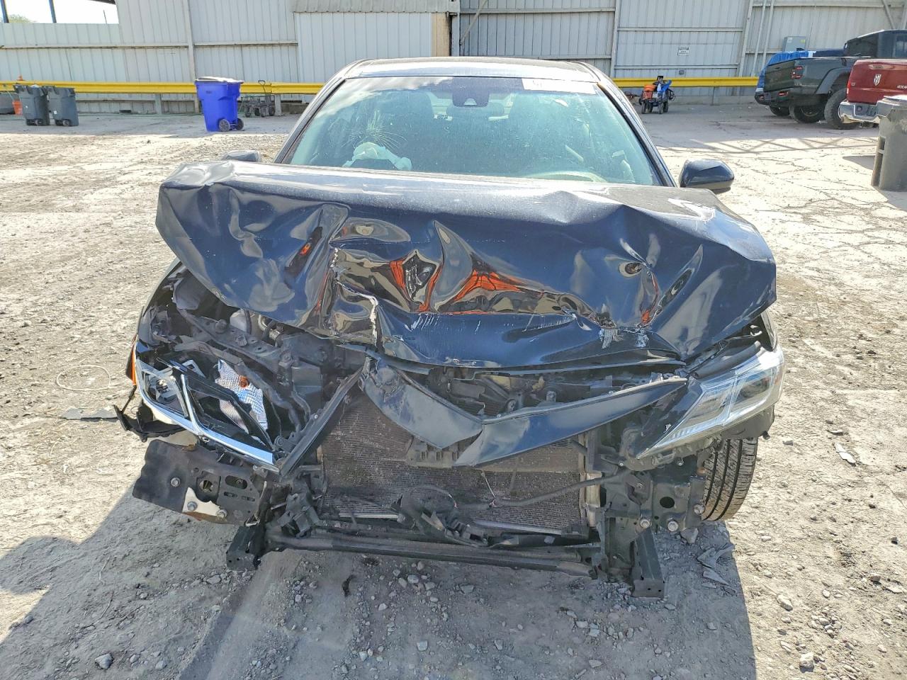2018 TOYOTA CAMRY L photo 5