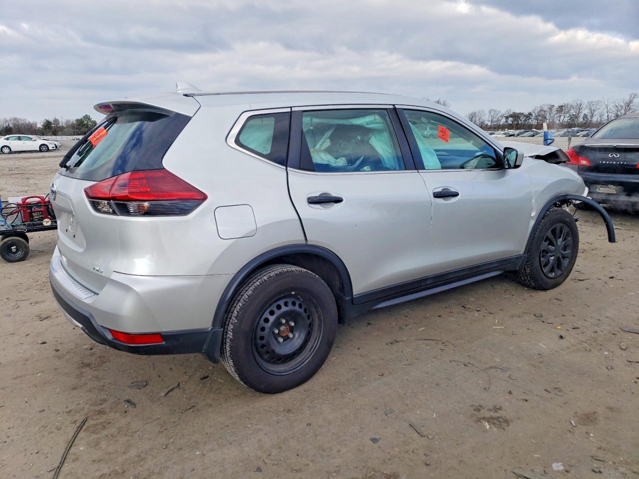 2018 NISSAN ROGUE S photo 3