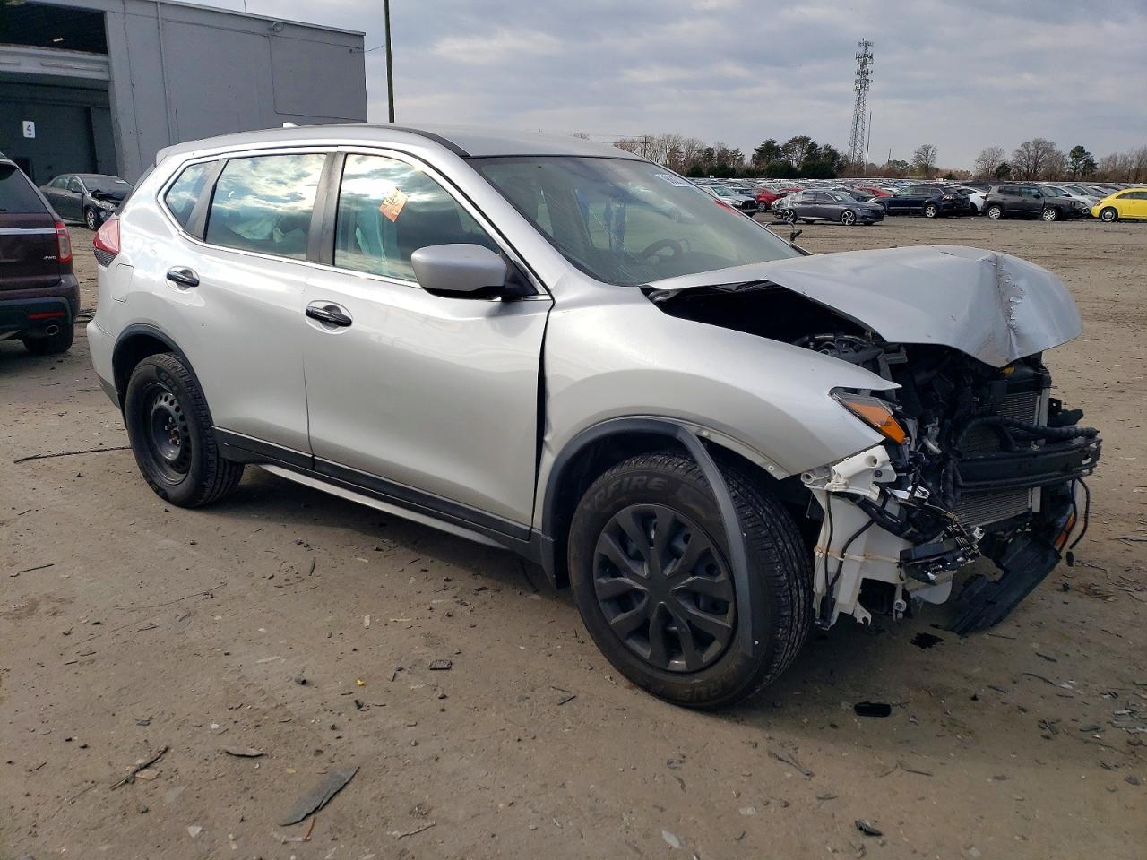 2018 NISSAN ROGUE S photo 4