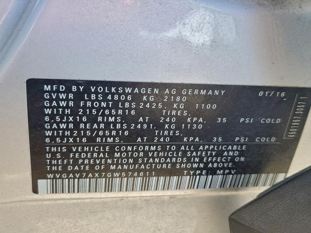2016 VOLKSWAGEN TIGUAN S photo 13