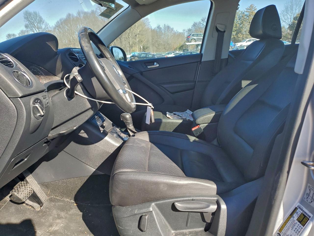 2016 VOLKSWAGEN TIGUAN S photo 7