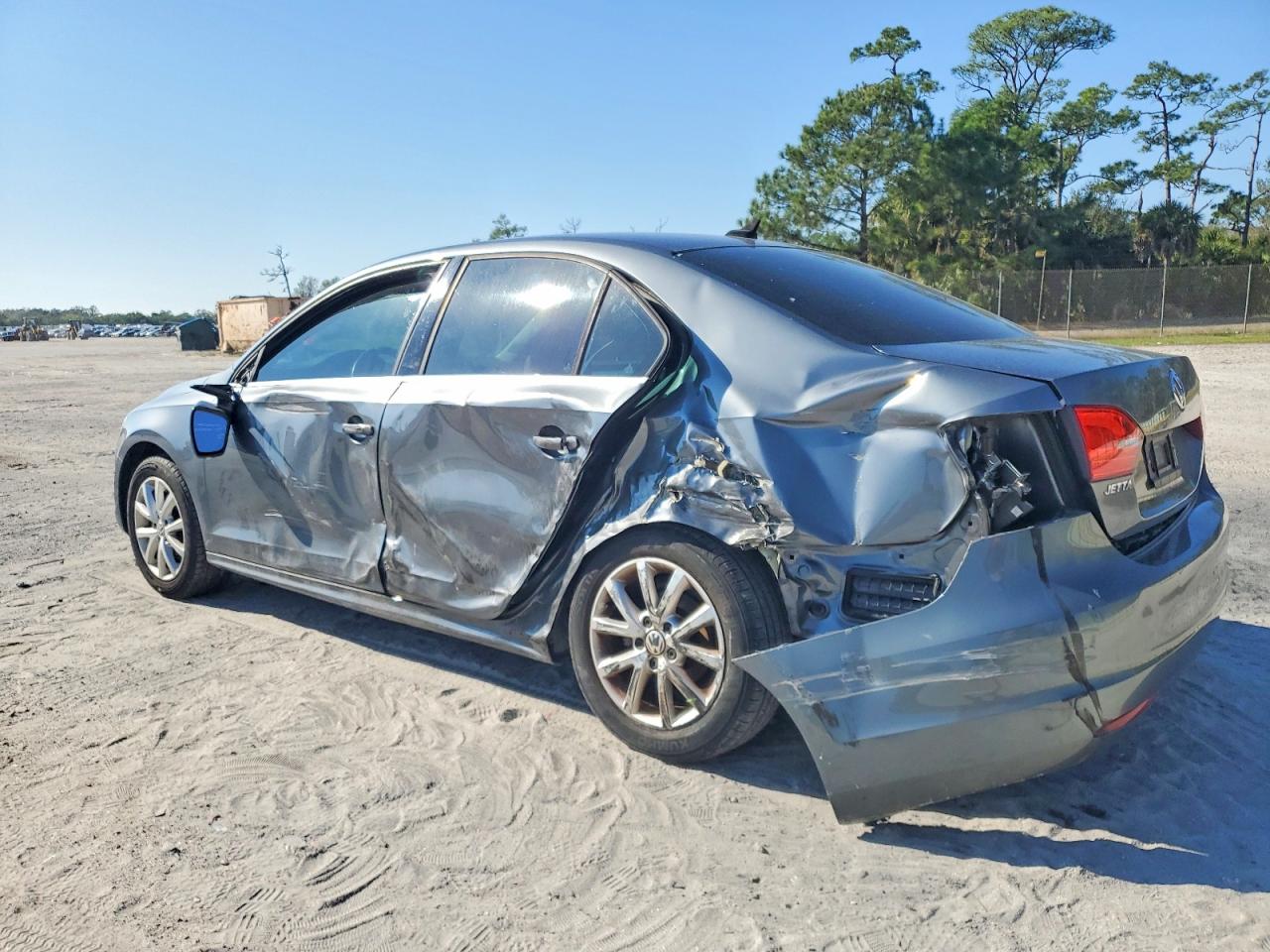 2014 VOLKSWAGEN JETTA SE photo 2