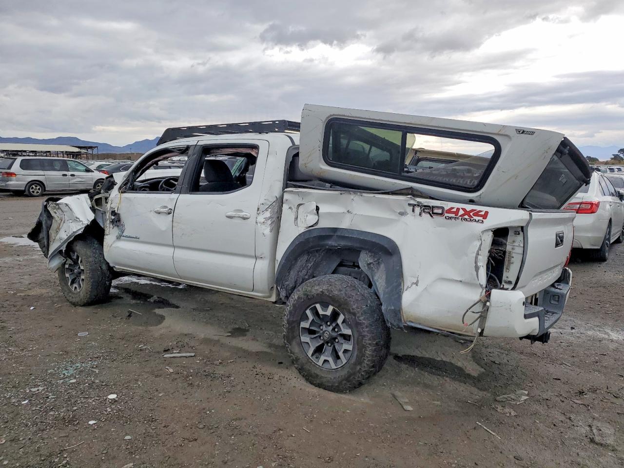 2019 TOYOTA TACOMA DOUBLE CAB photo 2