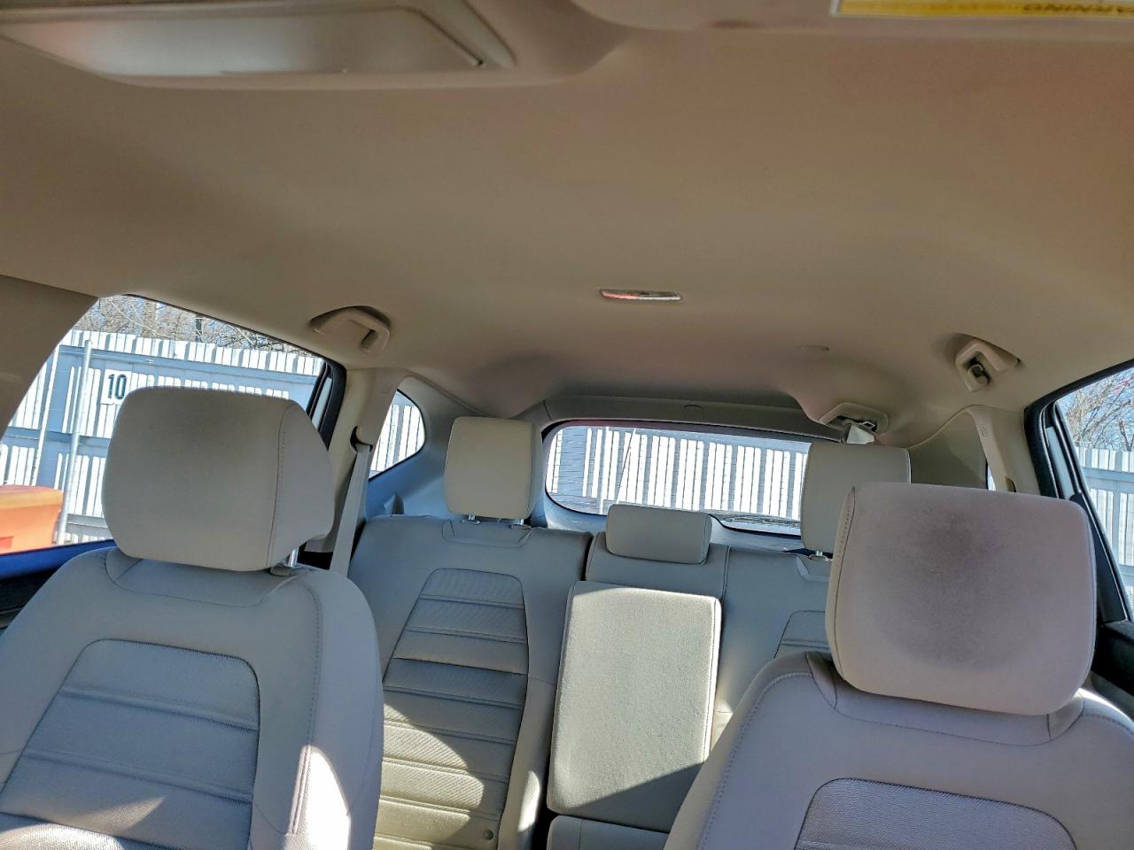 2017 HONDA CR-V LX photo 10