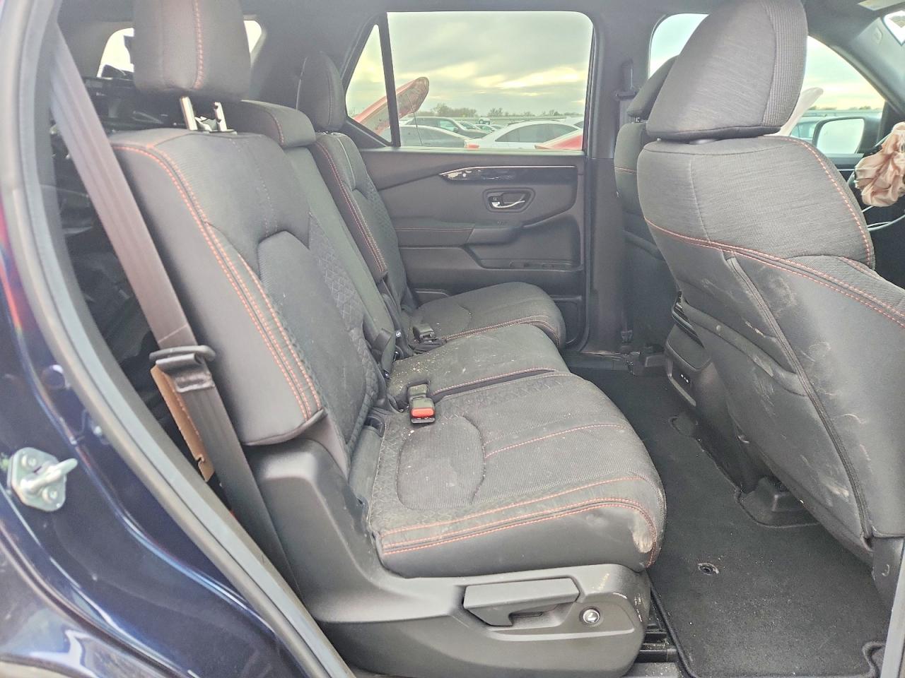 2025 HONDA PILOT SPORT photo 19