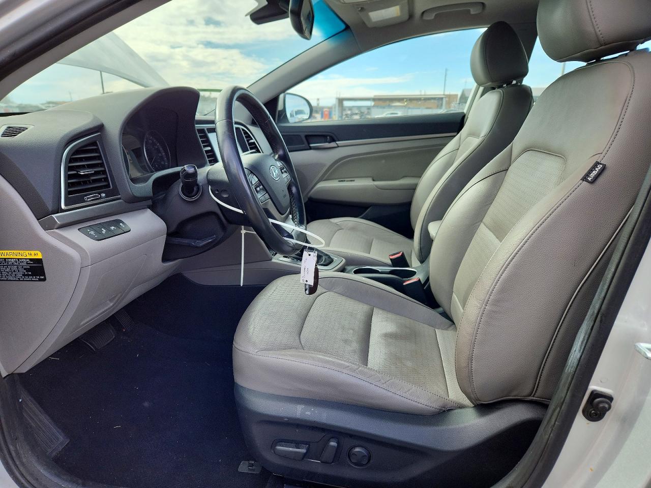 2017 HYUNDAI ELANTRA SE photo 13