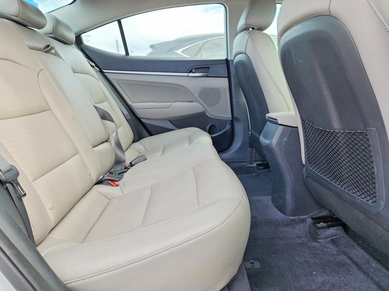 2017 HYUNDAI ELANTRA SE photo 19