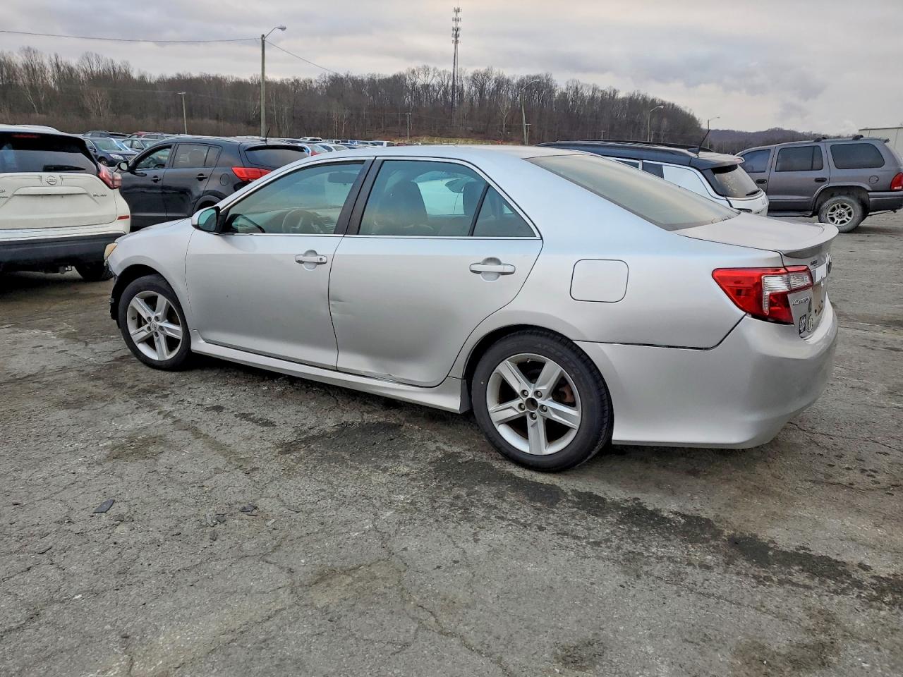 2013 TOYOTA CAMRY L photo 2
