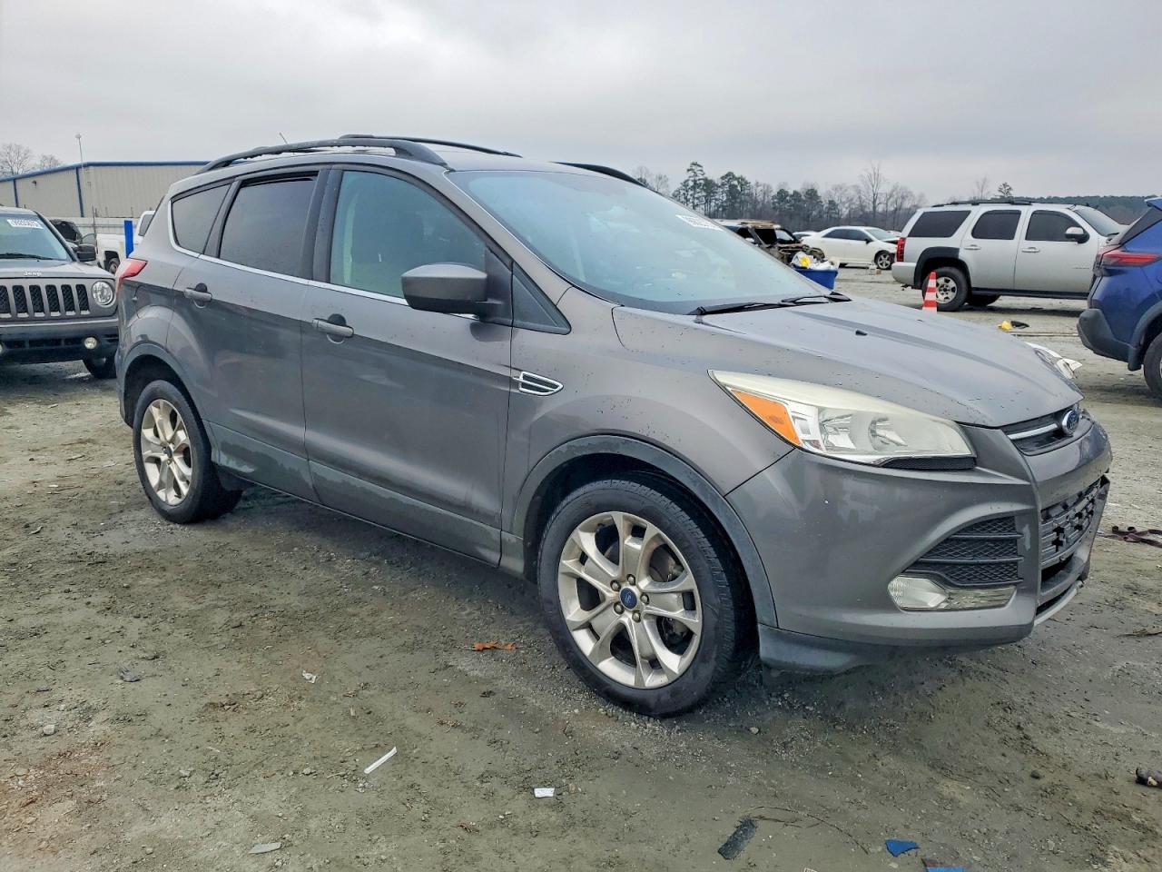 2013 FORD ESCAPE SE photo 4