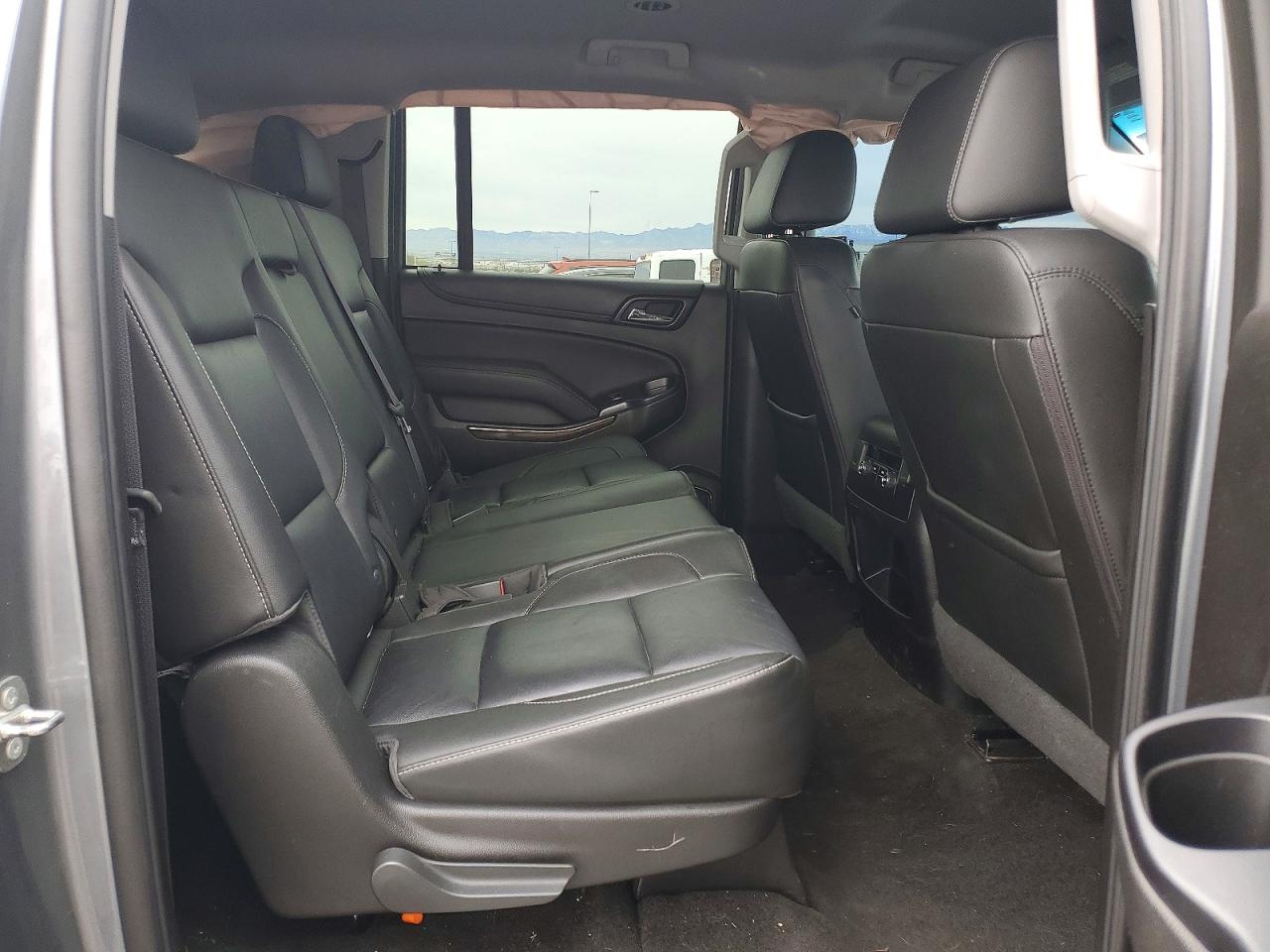 2018 CHEVROLET SUBURBAN C1500 LT photo 11