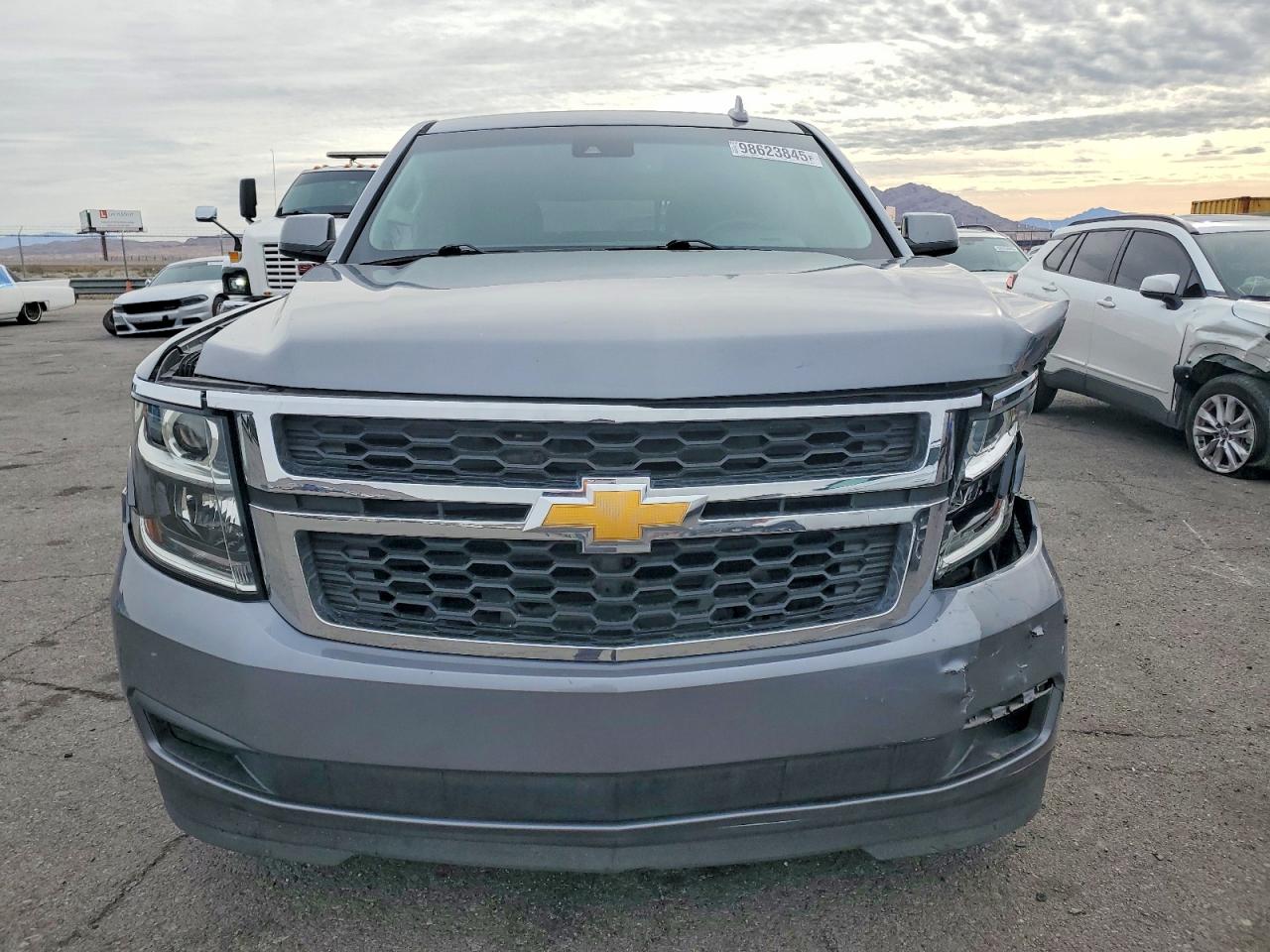 2018 CHEVROLET SUBURBAN C1500 LT photo 5