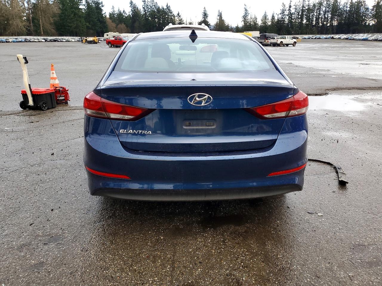 2017 HYUNDAI ELANTRA SE photo 6