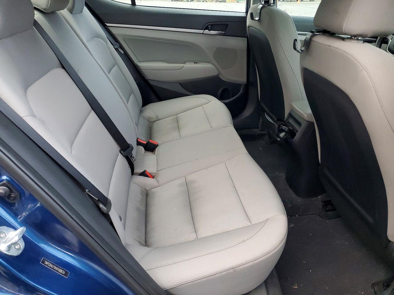 2017 HYUNDAI ELANTRA SE photo 10