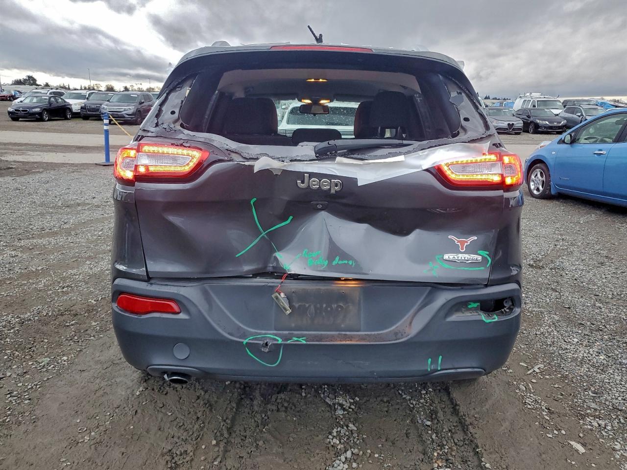 2016 JEEP CHEROKEE LATITUDE photo 11