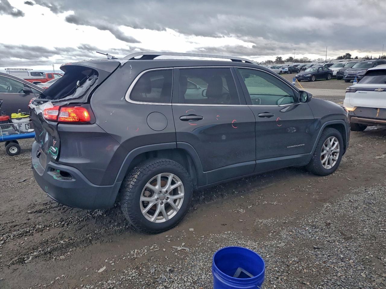 2016 JEEP CHEROKEE LATITUDE photo 5