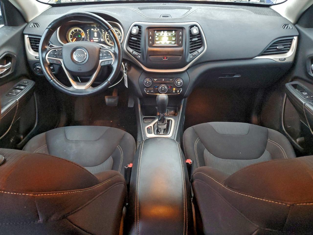 2016 JEEP CHEROKEE LATITUDE photo 15