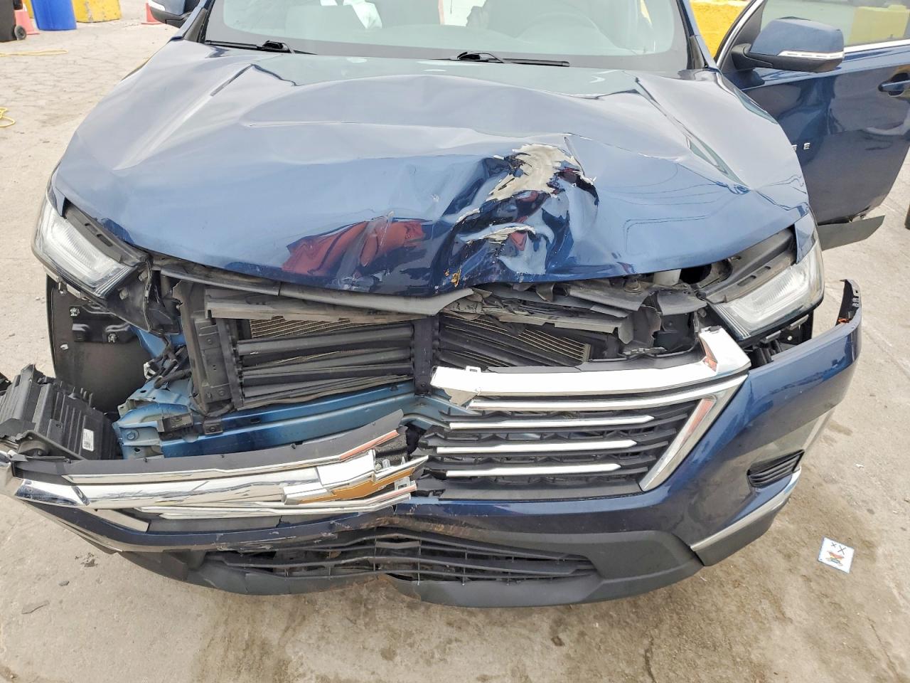 2023 CHEVROLET TRAVERSE LT photo 12