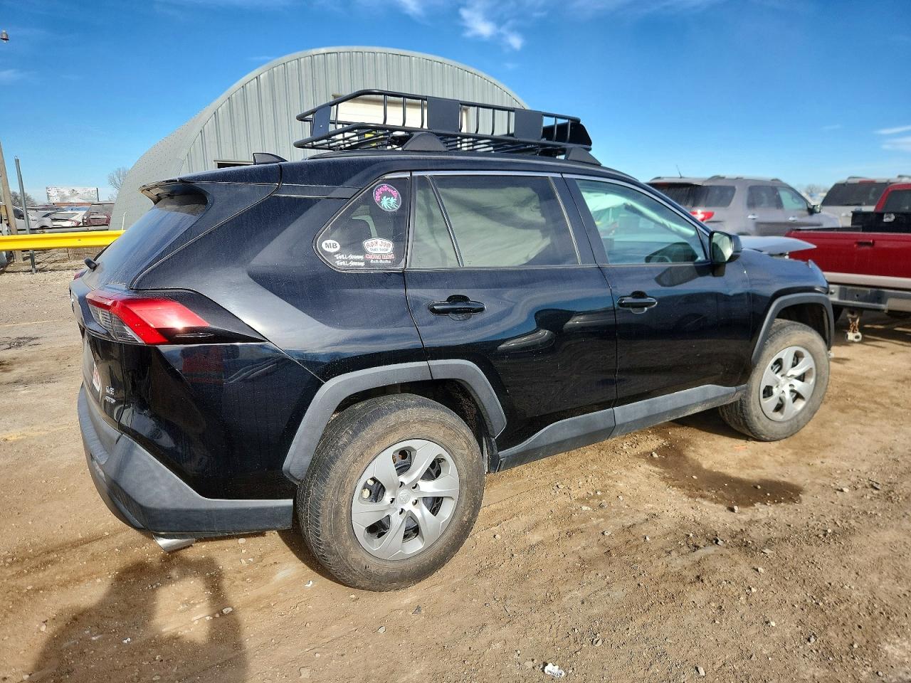 2021 TOYOTA RAV4 LE photo 3