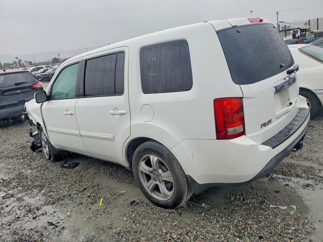 2015 HONDA PILOT EX photo 2