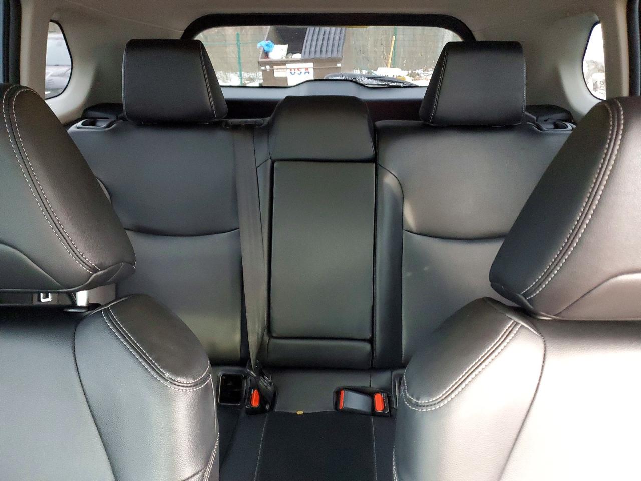 2024 TOYOTA COROLLA CROSS XLE photo 10