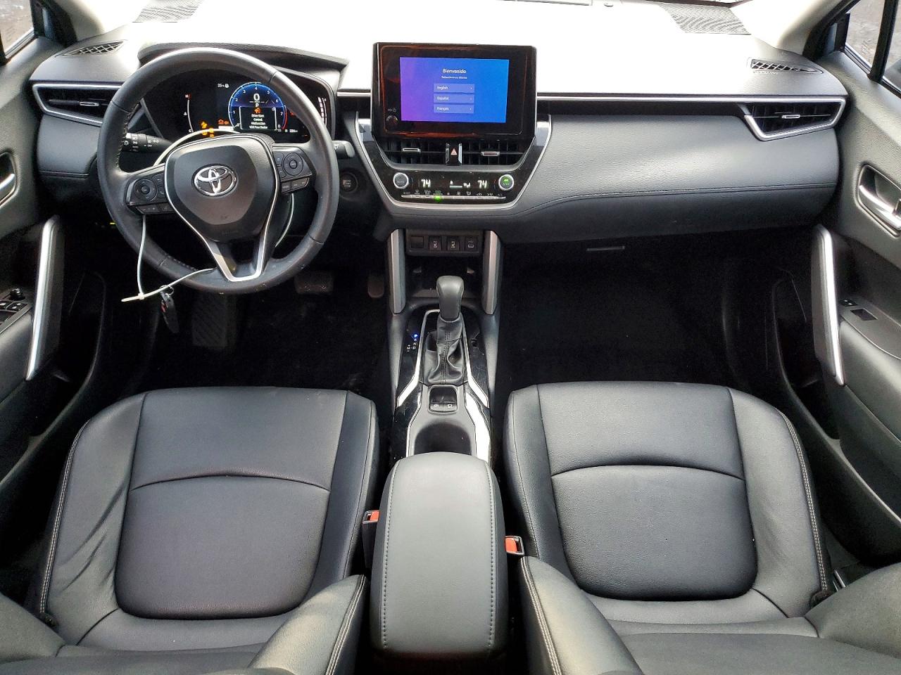 2024 TOYOTA COROLLA CROSS XLE photo 8