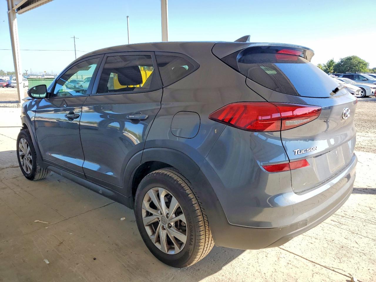 2021 HYUNDAI TUCSON SE photo 2