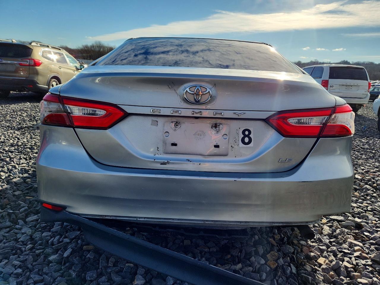 2018 TOYOTA CAMRY L photo 6