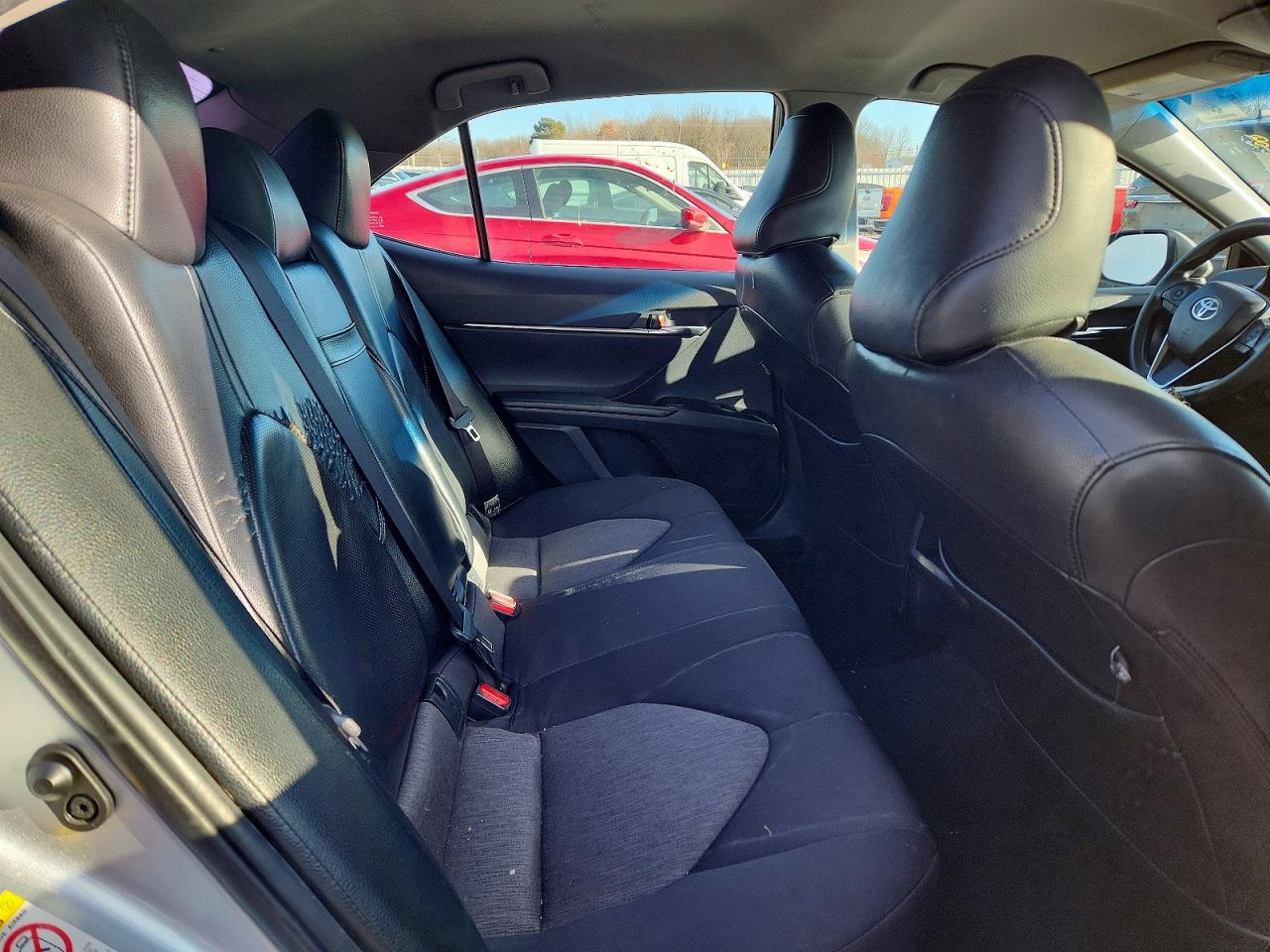 2018 TOYOTA CAMRY L photo 10