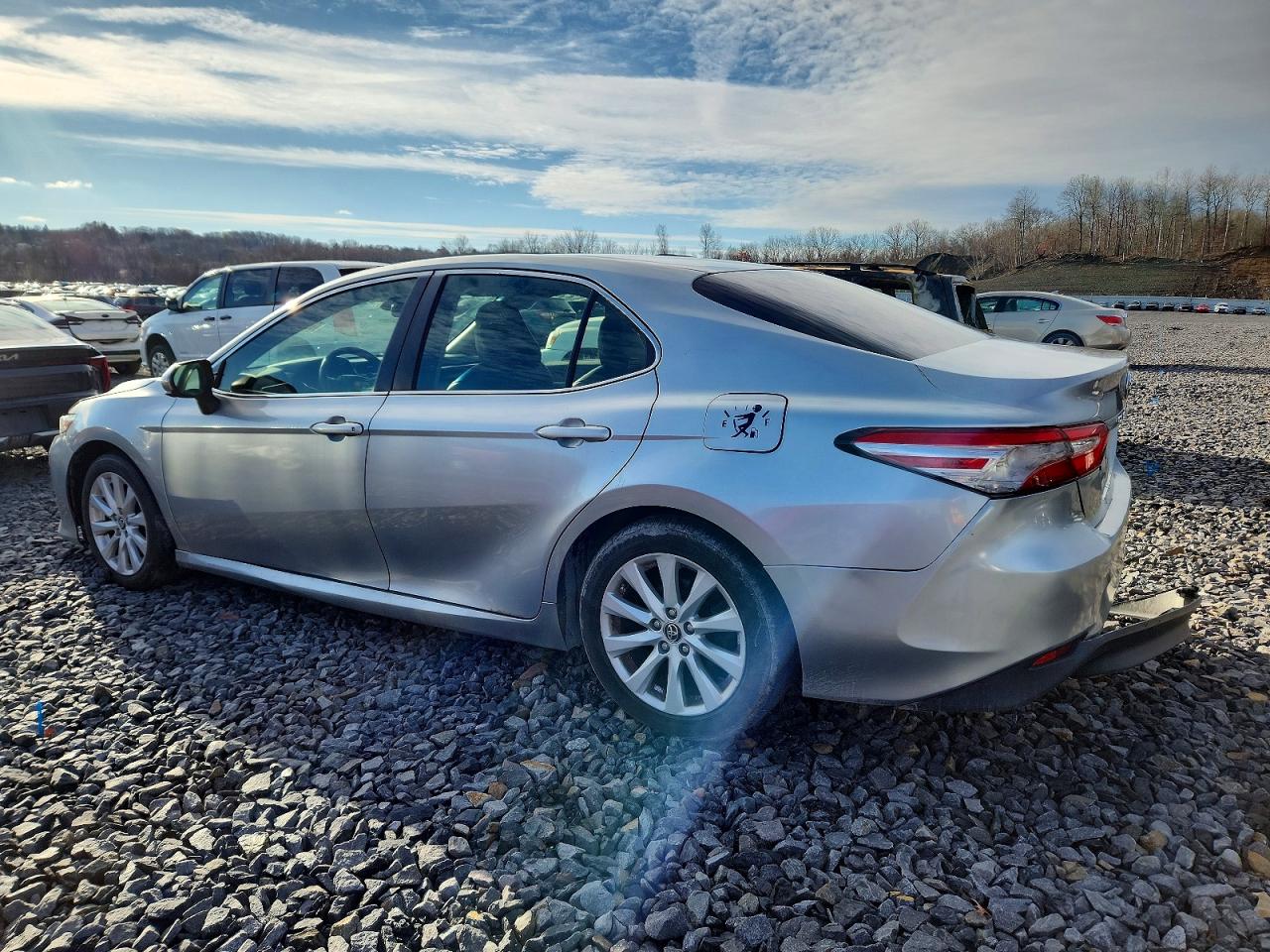 2018 TOYOTA CAMRY L photo 2