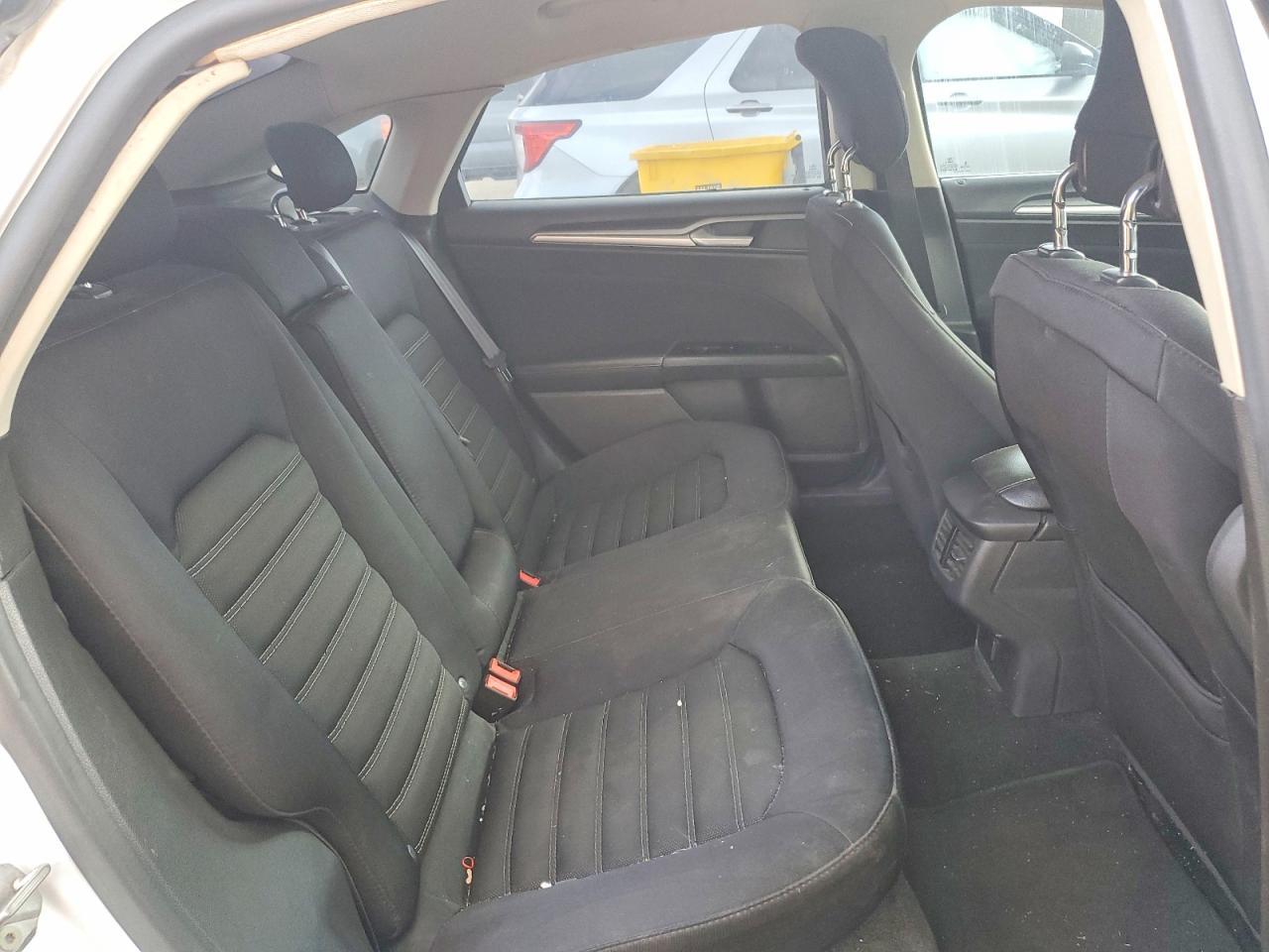 2014 FORD FUSION SE photo 28