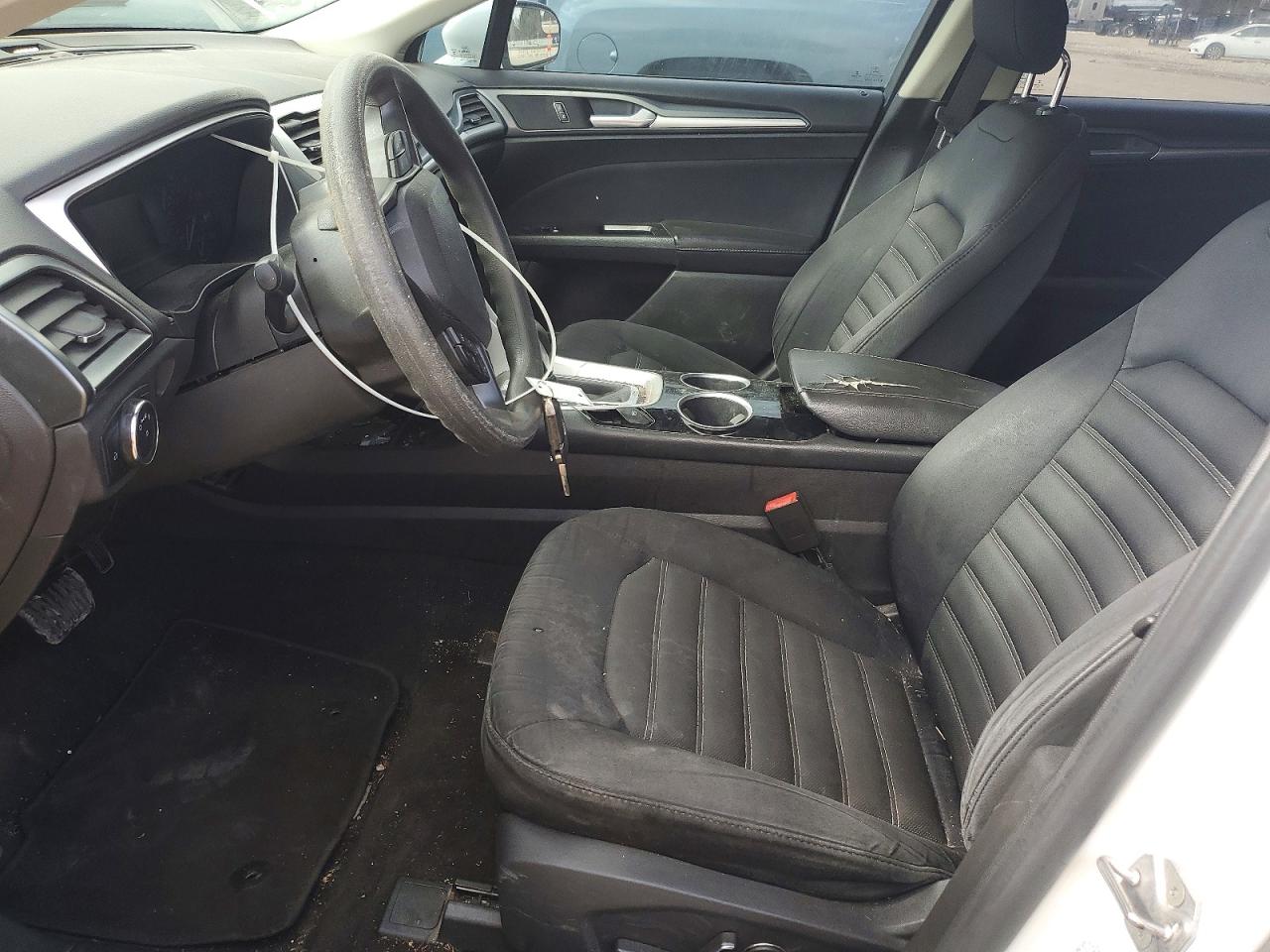 2014 FORD FUSION SE photo 19